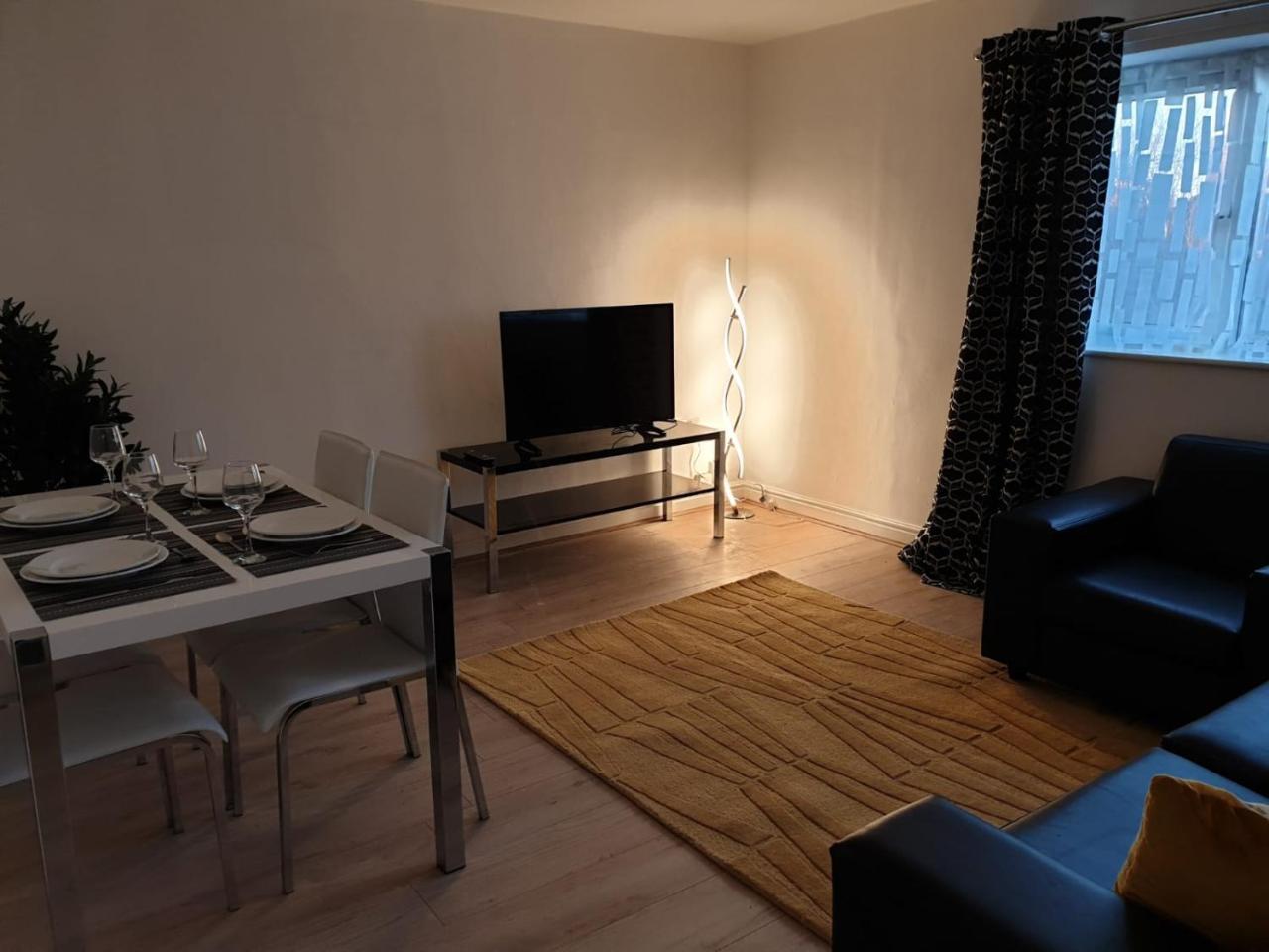 River Court Apartments Lets CBG Buitenkant foto
